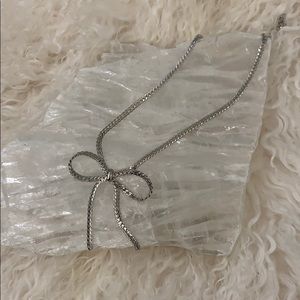 Silver bow necklace